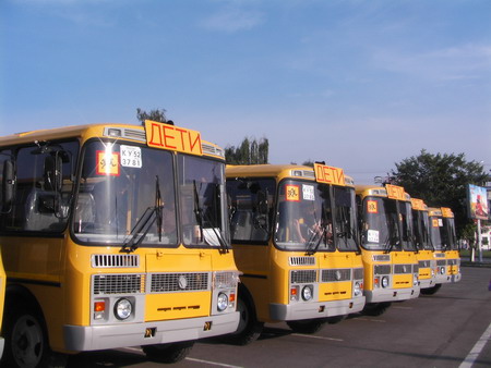 10:19 Сегодня прибыли новые школьные автобусы