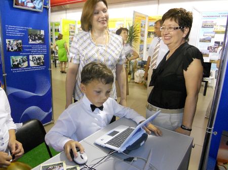 17:38 Посетителям выставки «Регионы – сотрудничество без границ» рассказали об инновационных направлениях развития системы  образования Чувашии