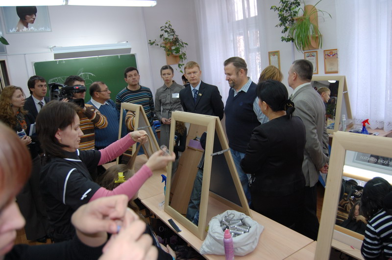 Учебный центр «Облик» посетила постоянная комиссия по промышленности
