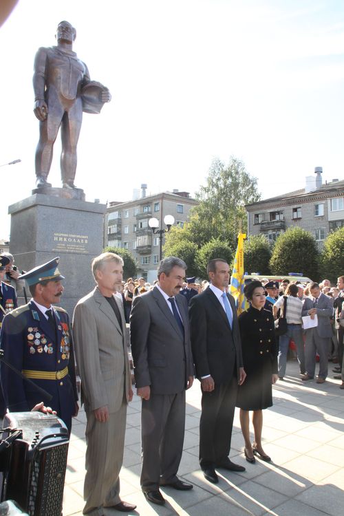 В Чебоксарах состоялась торжественная церемония открытия памятника А.Г. Николаеву