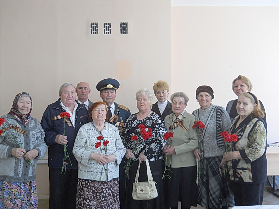 При поддержке депутата В.Антонова в школе №64 состоялся праздник в честь ветеранов