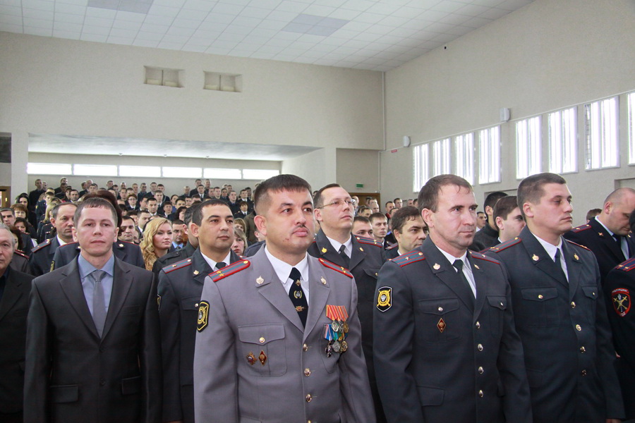Глава города поздравил сотрудников городской полиции с профессиональным праздником