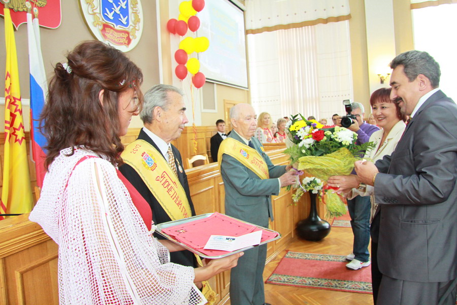 В преддверии Дня города в Чебоксарах поздравили новых Почетных граждан