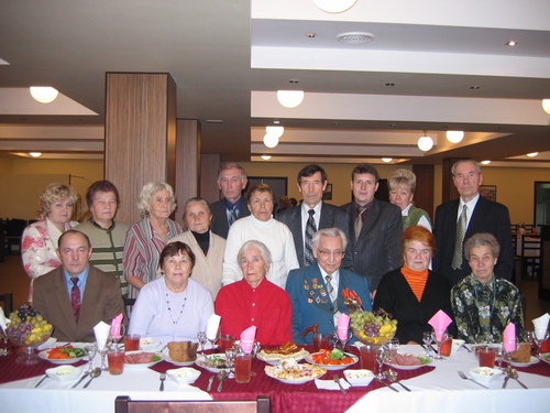 Специалисты Минэкономразвития Чувашии поздравили ветеранов с Днем пожилых людей