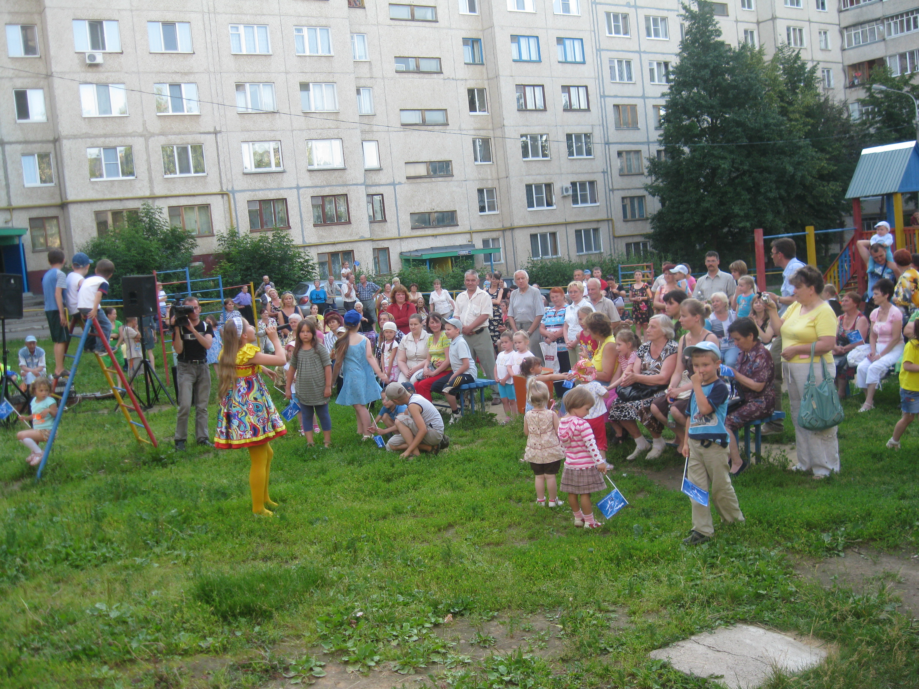 10:45 В Московском районе г. Чебоксары проходят семейные дворовые праздники
