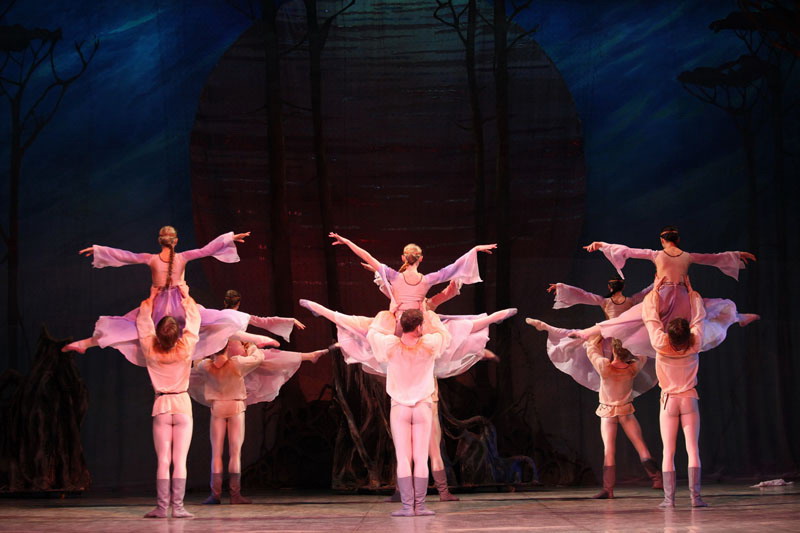 09:07 Театр оперы и балета Республики Коми представил национальный спектакль «Яг-Морт» в рамках XVI Международного балетного фестиваля
