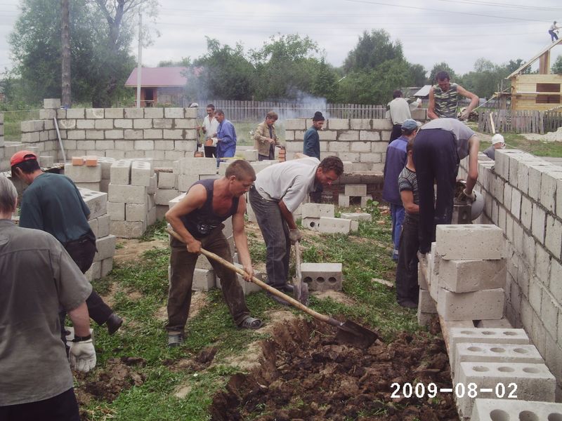 Строится новая церковь в селе Орауши