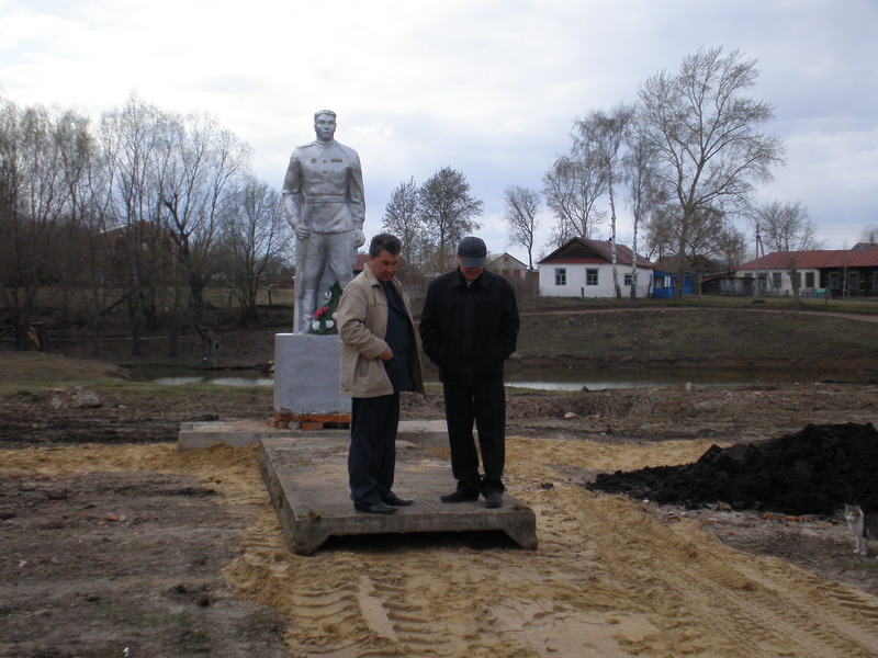 09.20 Установка памятника в д. Асхва