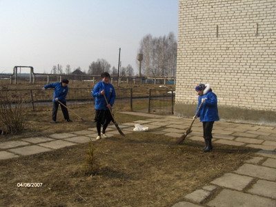 16:38 Все на субботник.