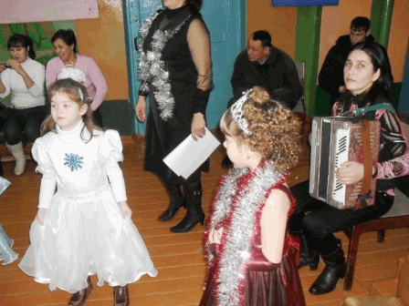 В детском садике "Солнышко" Тегешевского сельского поселения дети получили подарки от ДЕДА МОРОЗА
