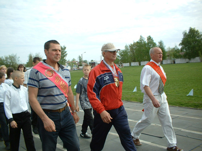 08:51 Не перевелись еще богатыри