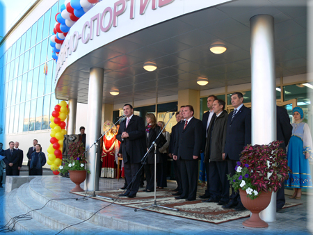 10:20 <FONT color=#2000ff><b>В Алатыре торжественно открыт физкультурно-спортивный комплекс