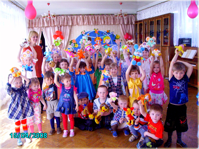 08:38_Ни один детский сад в Алатыре   не остался без внимания членов Партии «Единая Россия»