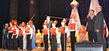 09:35_г. Алатырь: в праздничной программе, посвященной Дню народного единства, нашла отражение тема, посвященная Году российской истории