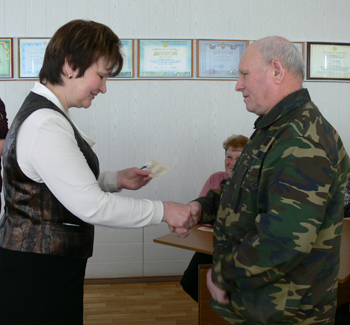 10:08 В Алатыре состоялось очередное вручение удостоверений «Ветеран труда Чувашской Республики»