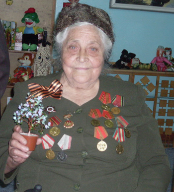 14:05_г. Алатырь: гордятся своей героической  бабушкой внуки участницы Великой Отечественной войны Е.Ф. Байдаковой