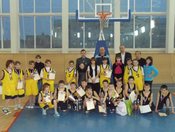 13:20_Захватывающим был открытый турнир по баскетболу среди школьников г. Алатыря  на призы ООО «Лесовик - 2»
