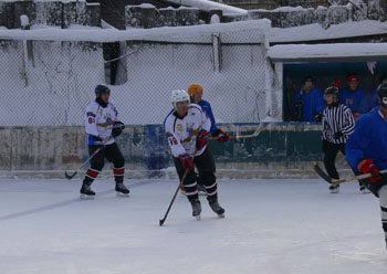 13:34 В Алатыре прошёл второй этап Всероссийского фестиваля российской любительской хоккейной лиги в Чувашской Республике