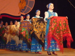 09:15_Танцевальные коллективы Дворца культуры   приглашают алатырцев в праздничный день  на отчетный концерт