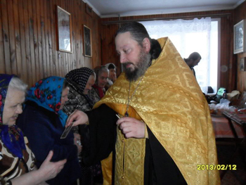 16:05_Священнослужители  Алатырской епархии  побывали в гостях у пожилых людей, проживающих  в центре социального обслуживания населения