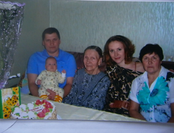 17:05_90-летней жительнице Алатыря вручено персональное поздравление от Президента России В.В. Путина