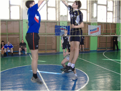 09:37 В Год молодежи в Алатыре дан старт  ежегодному  турниру молодежных команд по волейболу
