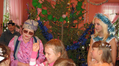 10:00_По словам ребят участников новогоднего карнавала в  Алатырской  городской детской библиотеке, Новый год –это самый волшебный и  самый подарочный праздник
