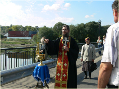 17:22 С учетом  православных традиций сегодня в Алатыре был освящен новый мост через реку Суру