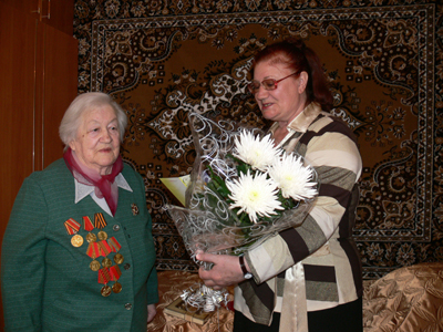 17:03 90-летний юбилей отмечает сегодня жительница  Алатыря,  участница Великой Отечественной войны Н.В. Спиридонова