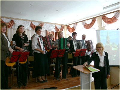 09:35 Спасибо, за праздник души, - говорили  признательные зрители участникам коллектива оркестра народных инструментов