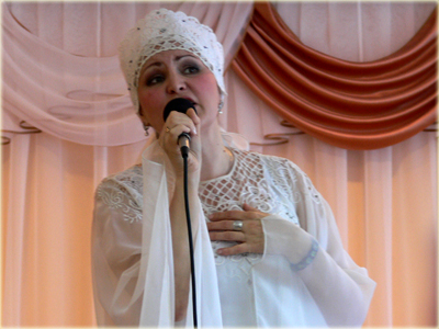 14:35_Логическим завершением Дней славянской письменности и культуры в Алатыре стал концерт исполнительницы народных песен Ирины Леоновой