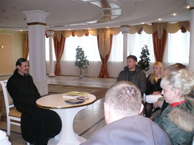 09:15_Каждую среду  в отделе ЗАГС  города Алатыря проводятся  беседы  священнослужителей   с будущими новобрачными