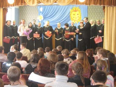 17:01 В школах  г. Алатырь с концертами побывали  государственный  камерный  хор  и  оркестр  Республики Мордовия