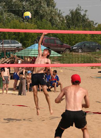 11:55_Пляжный  волейбол завоевывает все больше   почитателей среди любителей спорта в  Алатыре