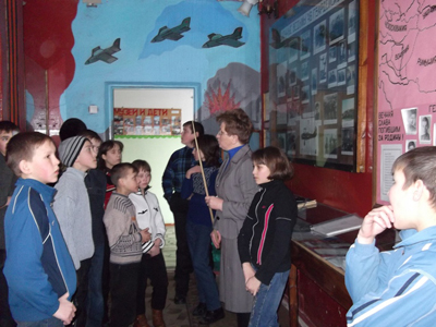 14:03_В ходе посещения  музея воспитанники школы-интерната познакомились с судьбами алатырцев - защитников Отечества