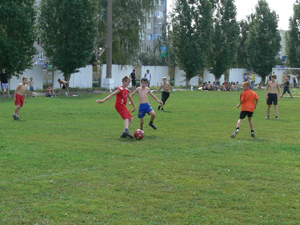 16:05_Сильнейшие команды определились в ходе соревнований по футболу среди детских и взрослых команд в г. Алатыре