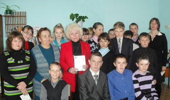 10:45_г. Алатырь: самые  добрые отзывы оставила у школьников встреча с местной поэтессой Людмилой Колесовой