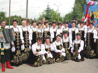 12:10_Своим искусством  в День Республики  порадуют чебоксарцев и гостей столицы творческие коллективы из Алатыря