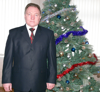 <FONT color=#0000FF> Новогоднее поздравление главы администрации г. Алатыря М.В. Марискина жителям города