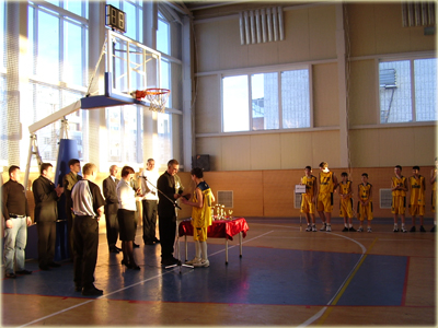 17:20_Баскетбольный турнир в Алатыре, посвященный выводу  российских войск из Афганистана,  принял статус межрегионального