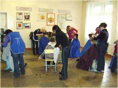 10:30_Акцию  «Бесплатная стрижка»  проводят в  г. Алатыре  учащиеся   профессионального училища