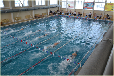 15:00_В Алатыре прошли традиционные  республиканские  соревнования по плаванию, посвящённые памяти  тренера  В.А. Петрова