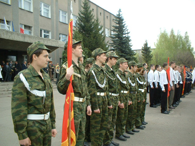 11:40 Парад юнармейцев открыл праздничные  мероприятия в Алатыре, посвященные  Дню Победы