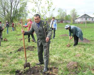 10:46  В районе заложена Аллея им. И.С. Тукташа