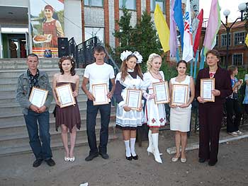 13:57 Празднование Дня российской молодежи в Аликовском районе