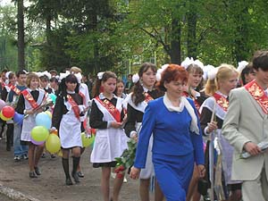 14:14 Последний звонок прозвучал для выпускников школ Аликовского района