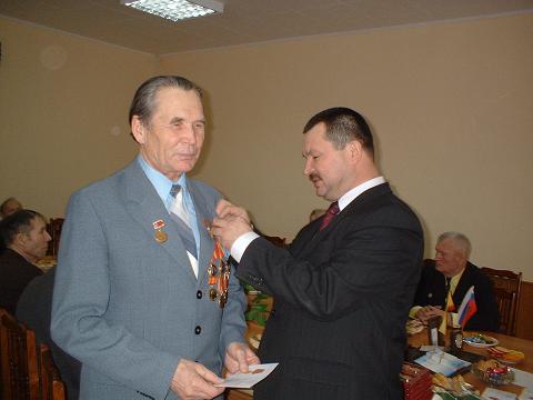 15:29 В Батыревском районе началось вручение медалей «60 лет Победы в Великой Отечественной войне 1941-1945 г.г.»