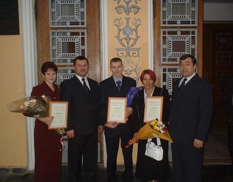 17:30 12 молодых специалистов  получили  именные свидетельства