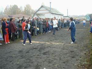 16:28 В Вурнарах прошла легкоатлетическая эстафета, посвященная Дню учителя