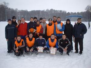 На зимних играх по футболу сезона 2006 года победила команда Вурнарской средней школы №2